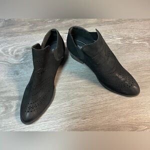 Coldwater Creek “Walk With Me” Black Leather Ankle Booties Women’s Size 9M